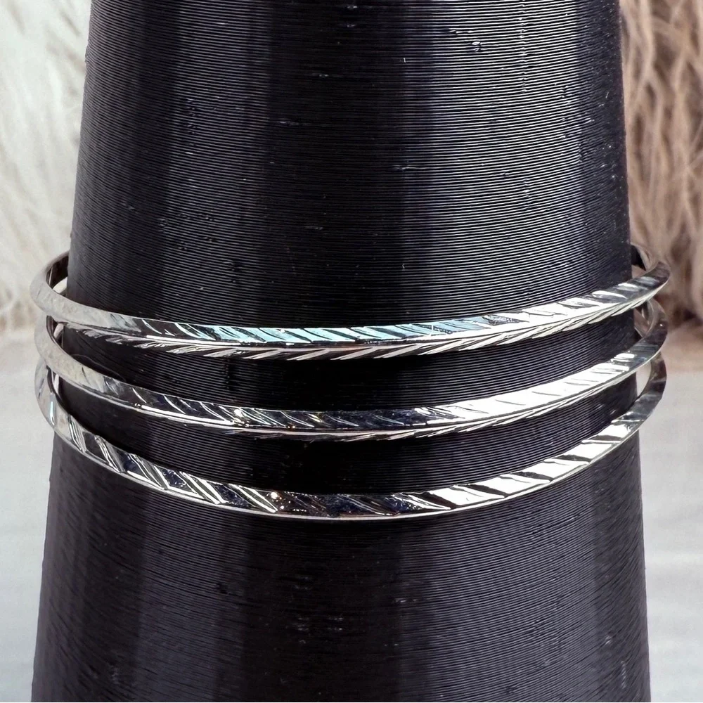 Vintage Silvertone bohemian chic cuff bracelet